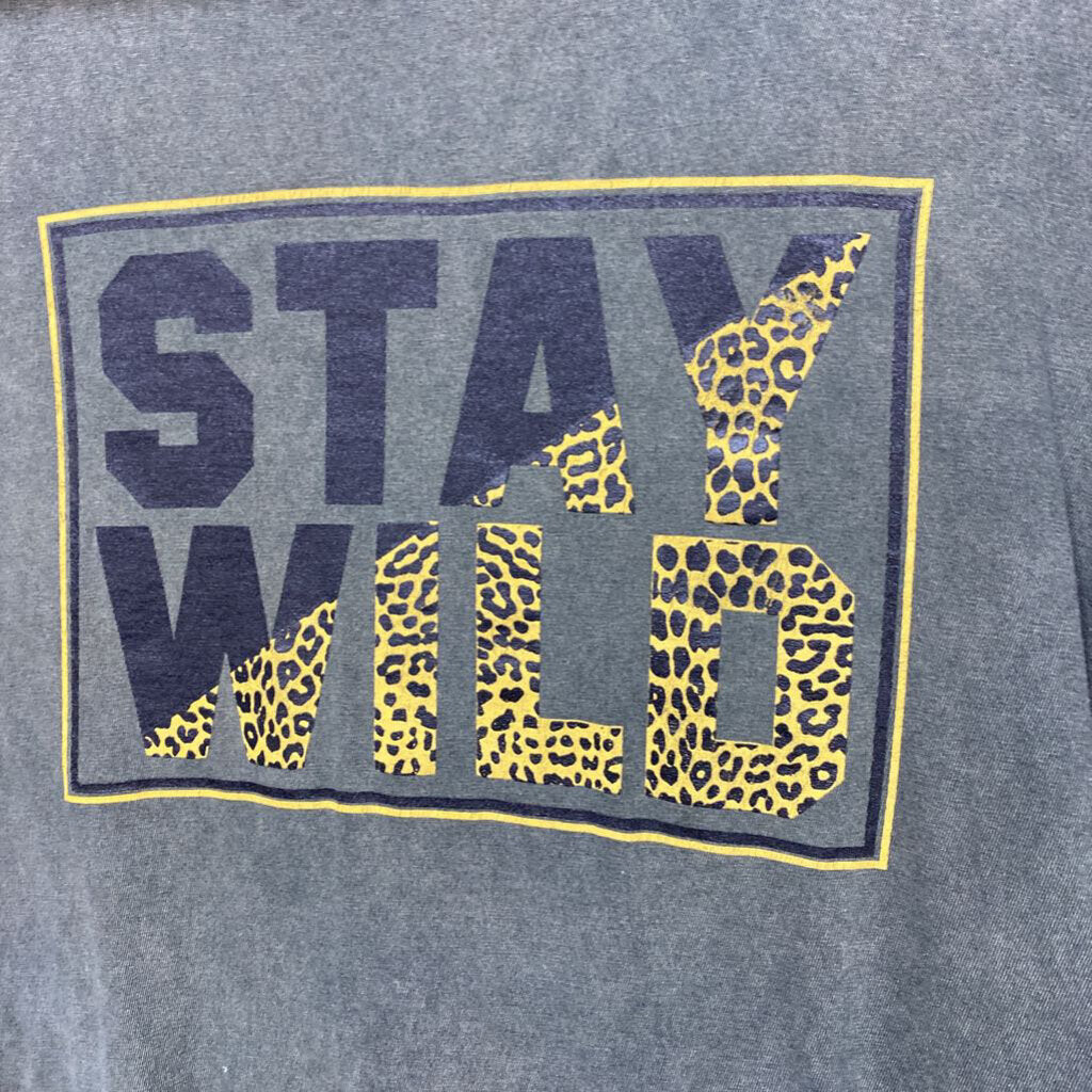 *"STAY WILD" GRAPHIC TEE