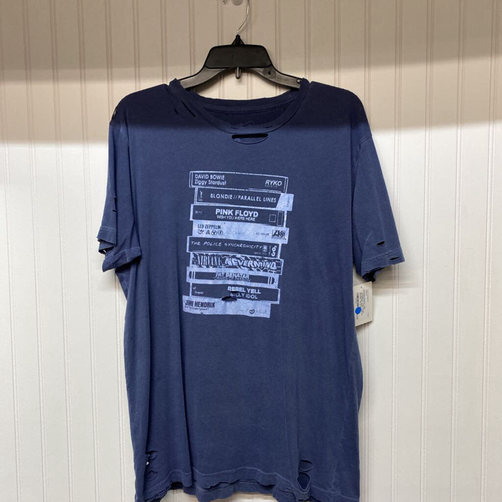 *"CASSETTE TAPE STACK" DISTRESSED SHORT SLEEVE GRAPHIC TEE