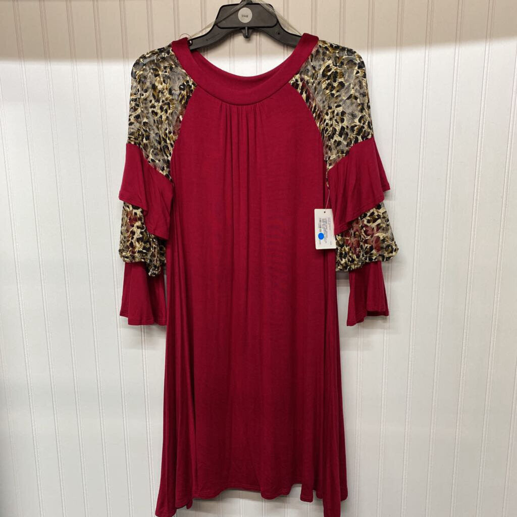 RUFFLED SLEEVED DRESS