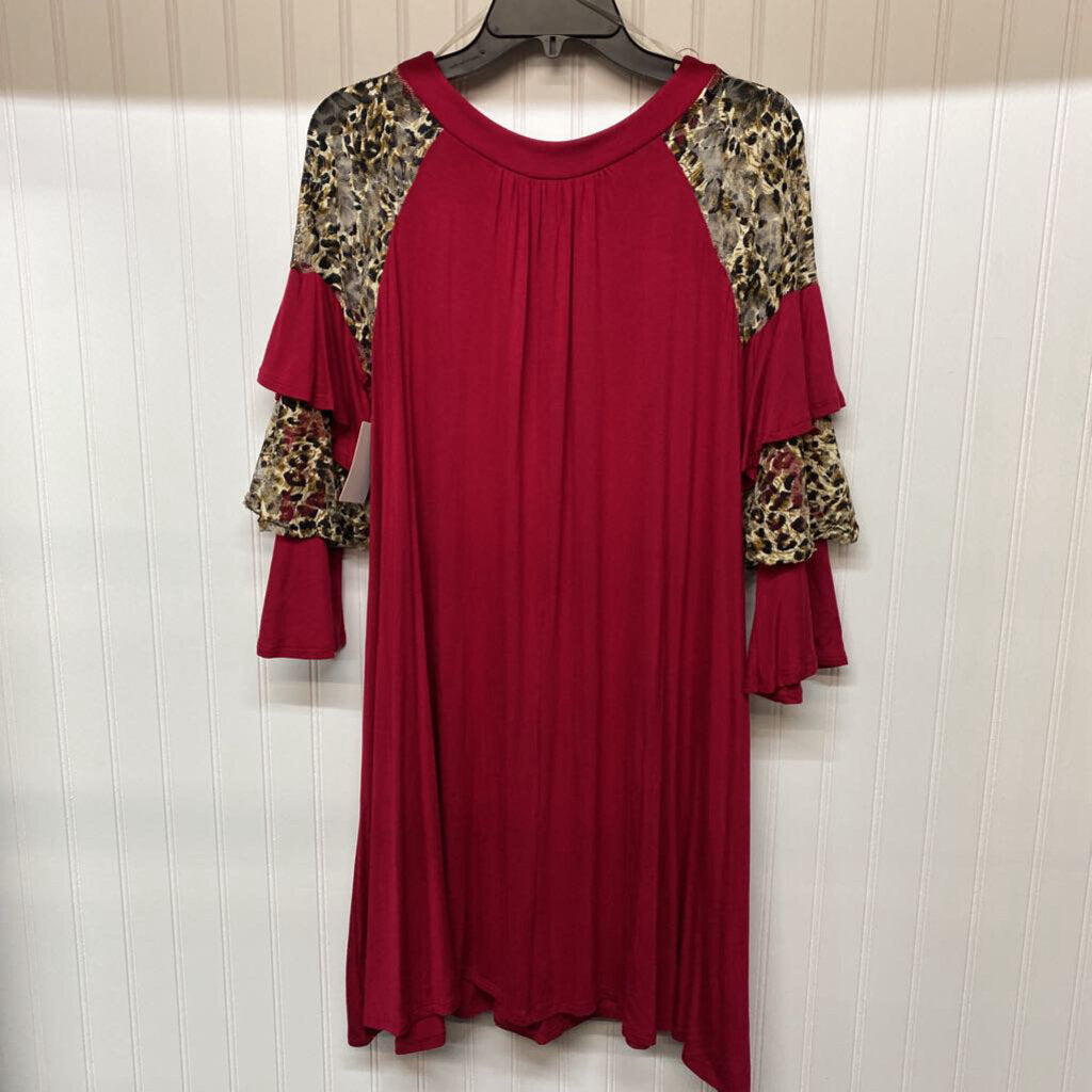 RUFFLED SLEEVED DRESS