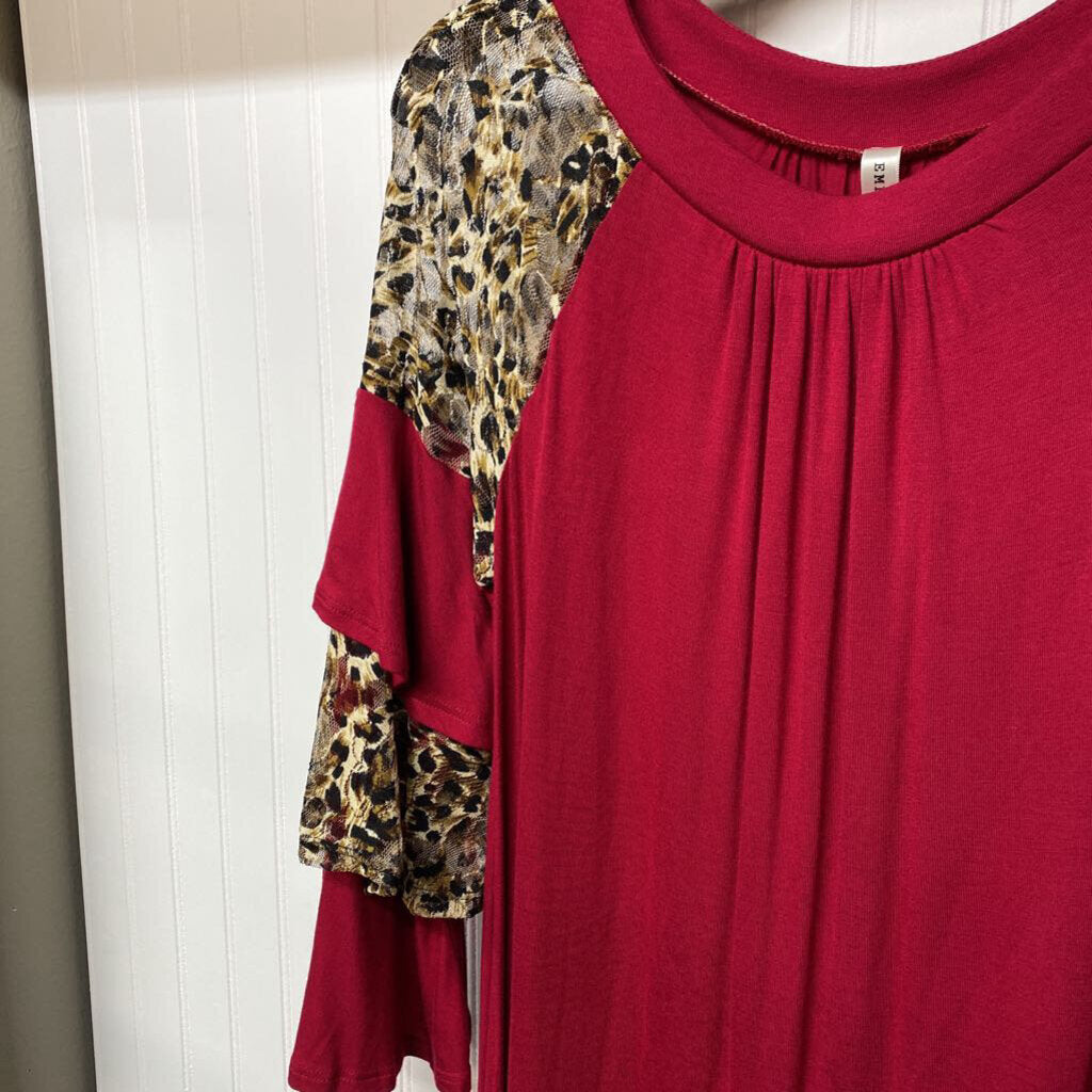 RUFFLED SLEEVED DRESS