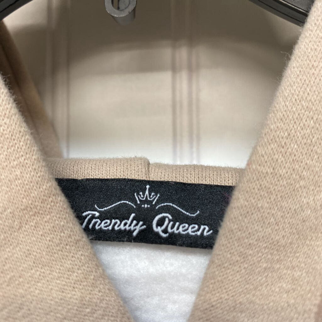 HOODED SWEATSHIRT