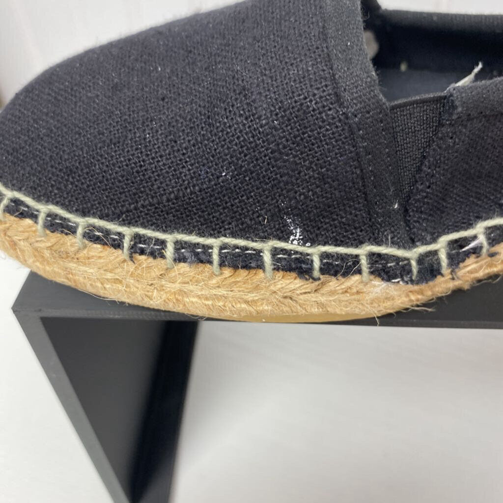 CLOTH SHOES