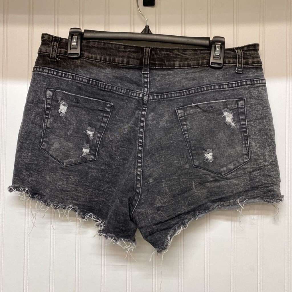 CUTOFF SHORTS