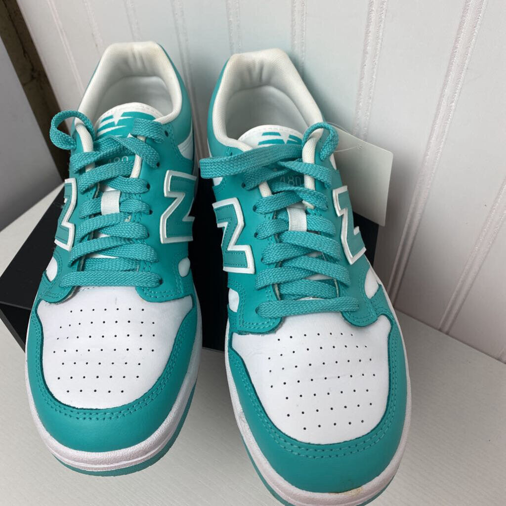 WHITE AND MINT TENNIS SHOES