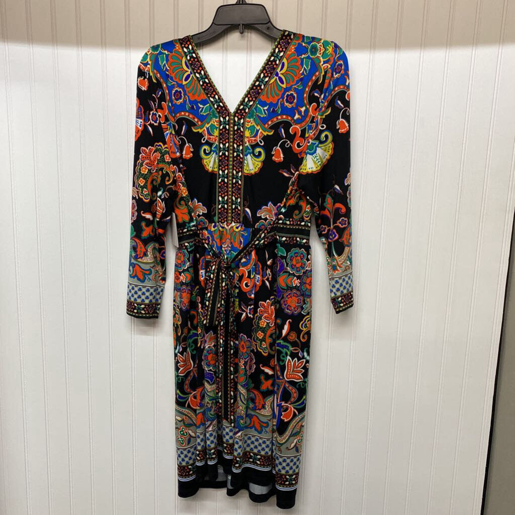 V NECK BELTED DRESS