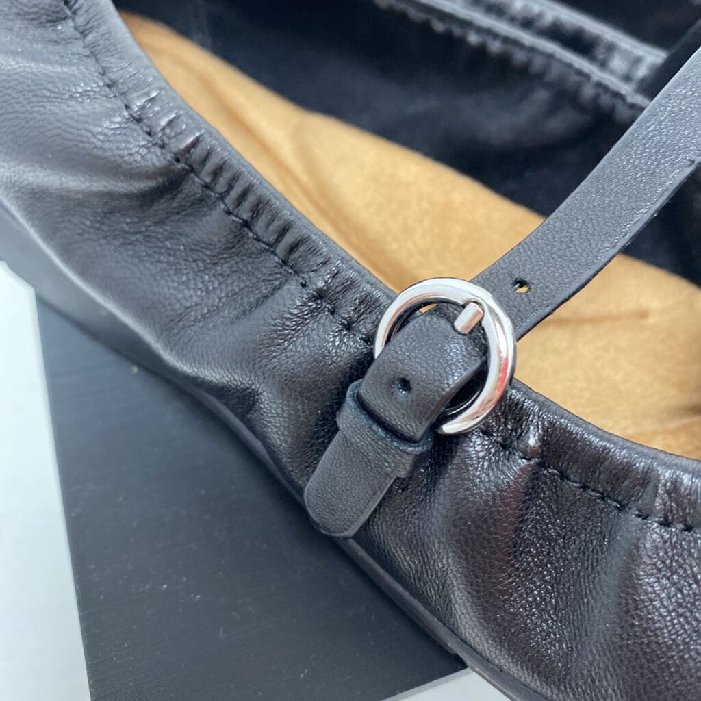 LEATHER FLATS