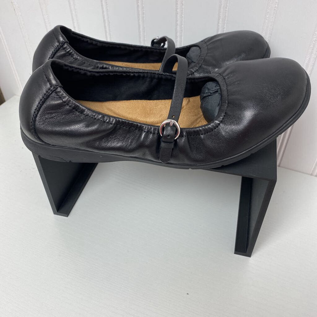 LEATHER FLATS
