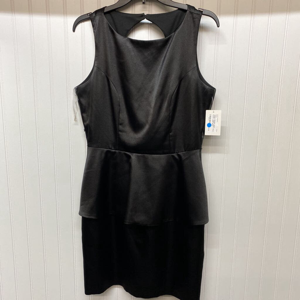SHORT FORMAL DRESS