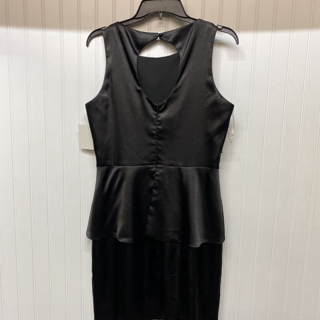 SHORT FORMAL DRESS