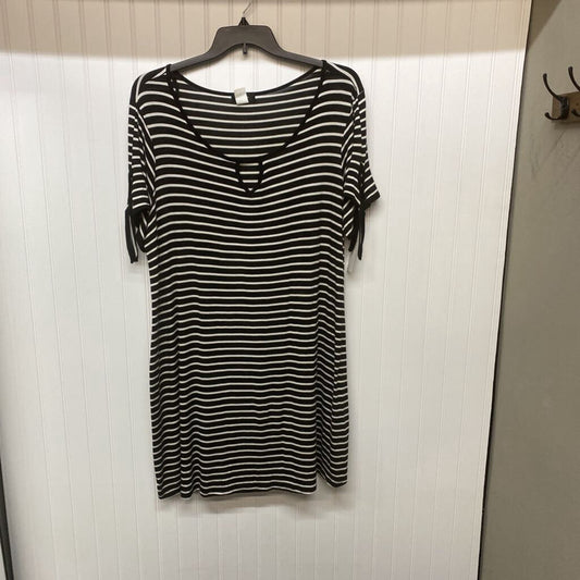 SHORT SLEEVE SHORT DRESS