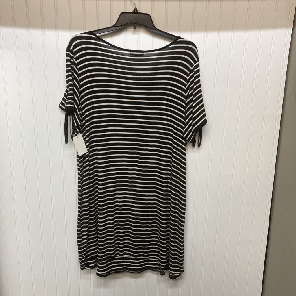 SHORT SLEEVE SHORT DRESS