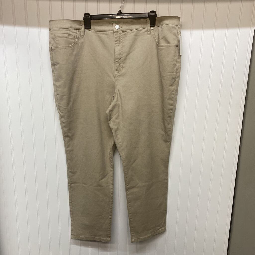 STRAIGHT LEG JEANS