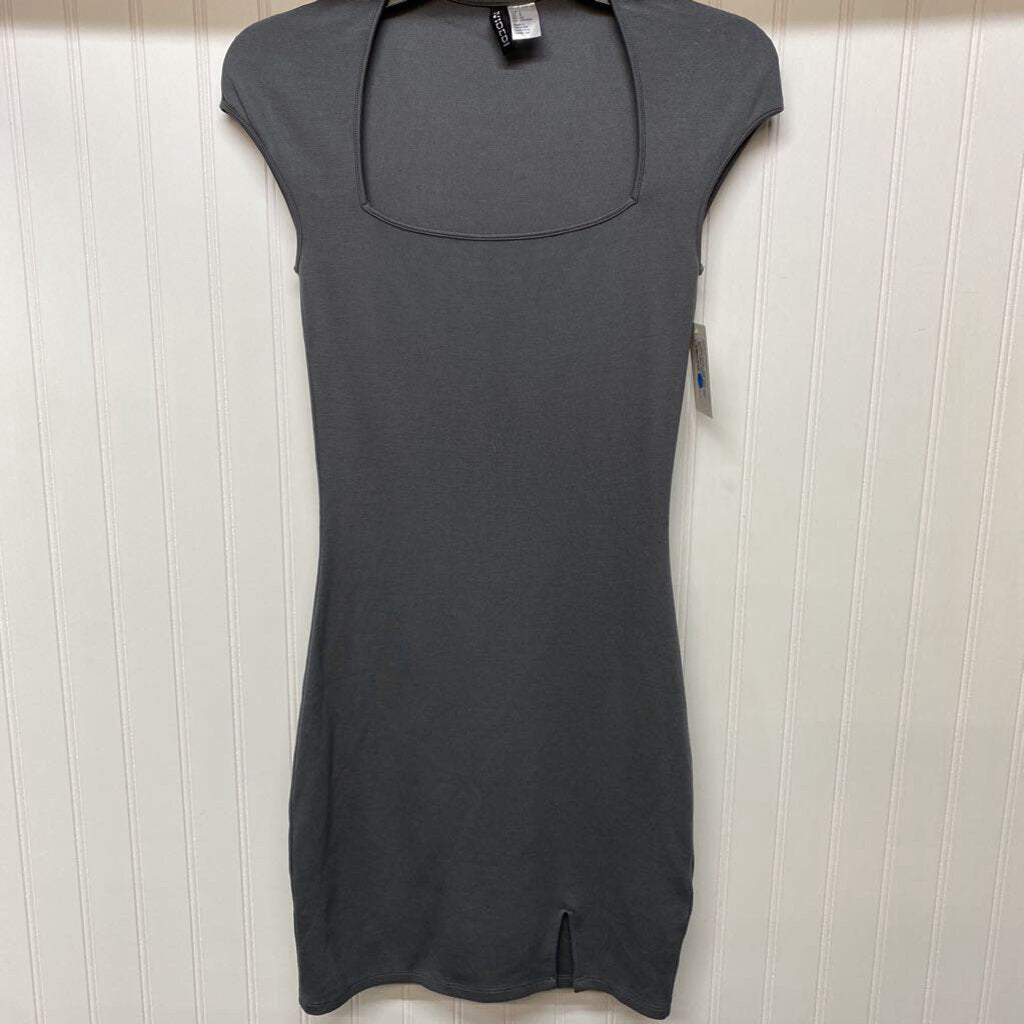 SQUARED NECK SLEEVLESS DRESS
