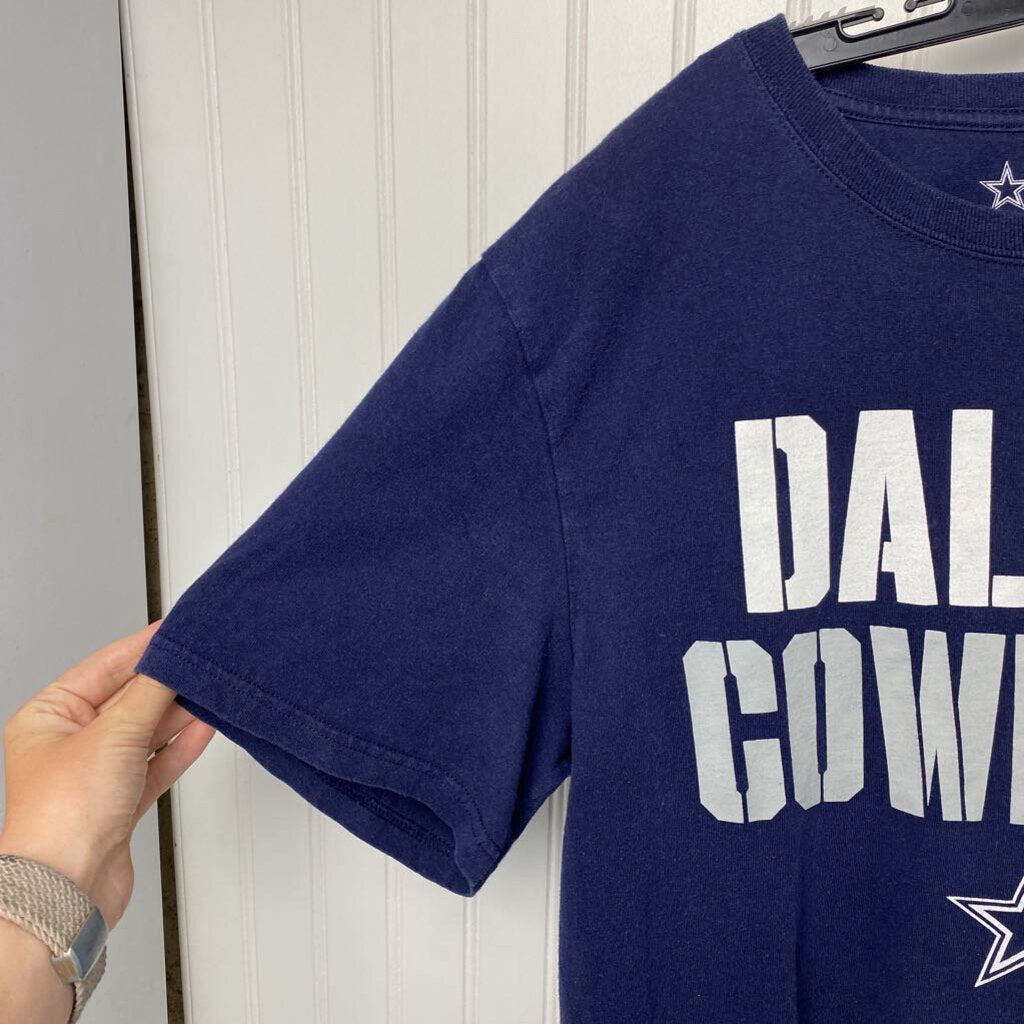 NAVY GRAPHIC T