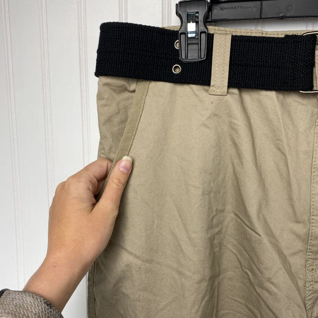 KHAKI SHORTS