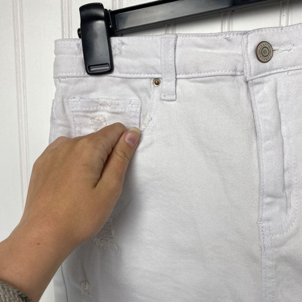 WHITE DENIM SHORTS