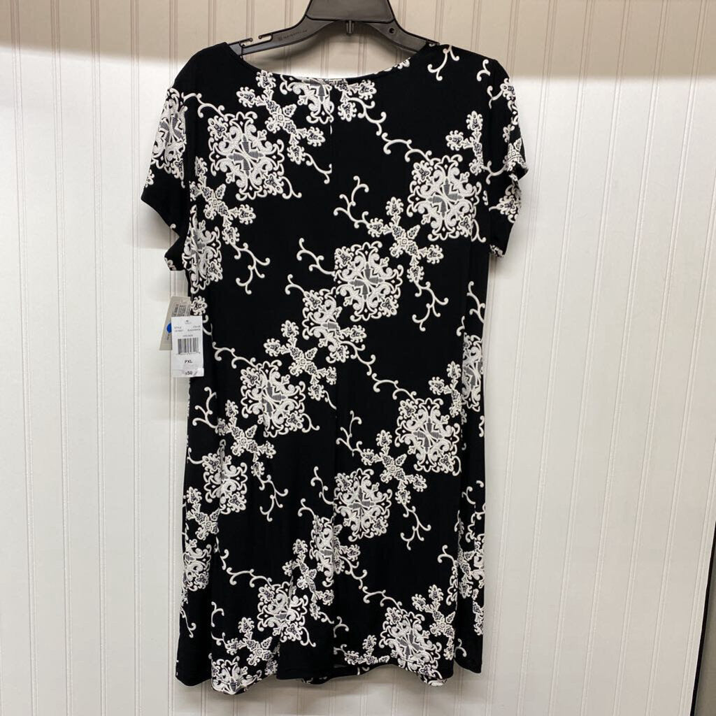 BLACK/WHITE SHORT DRESS