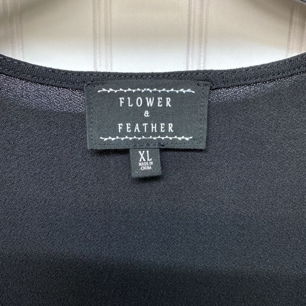 SHORT SLEEVE WRAP TOP