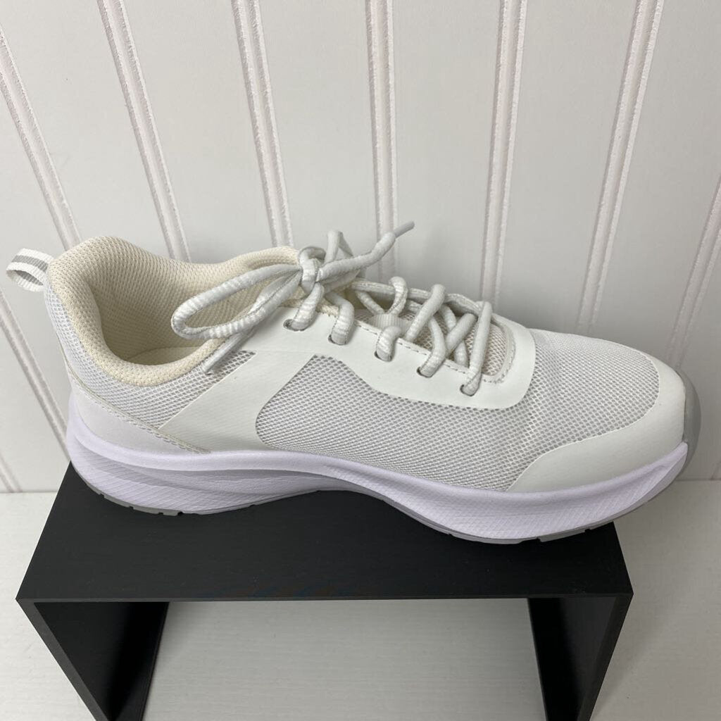 LADIES TENNIS SHOES