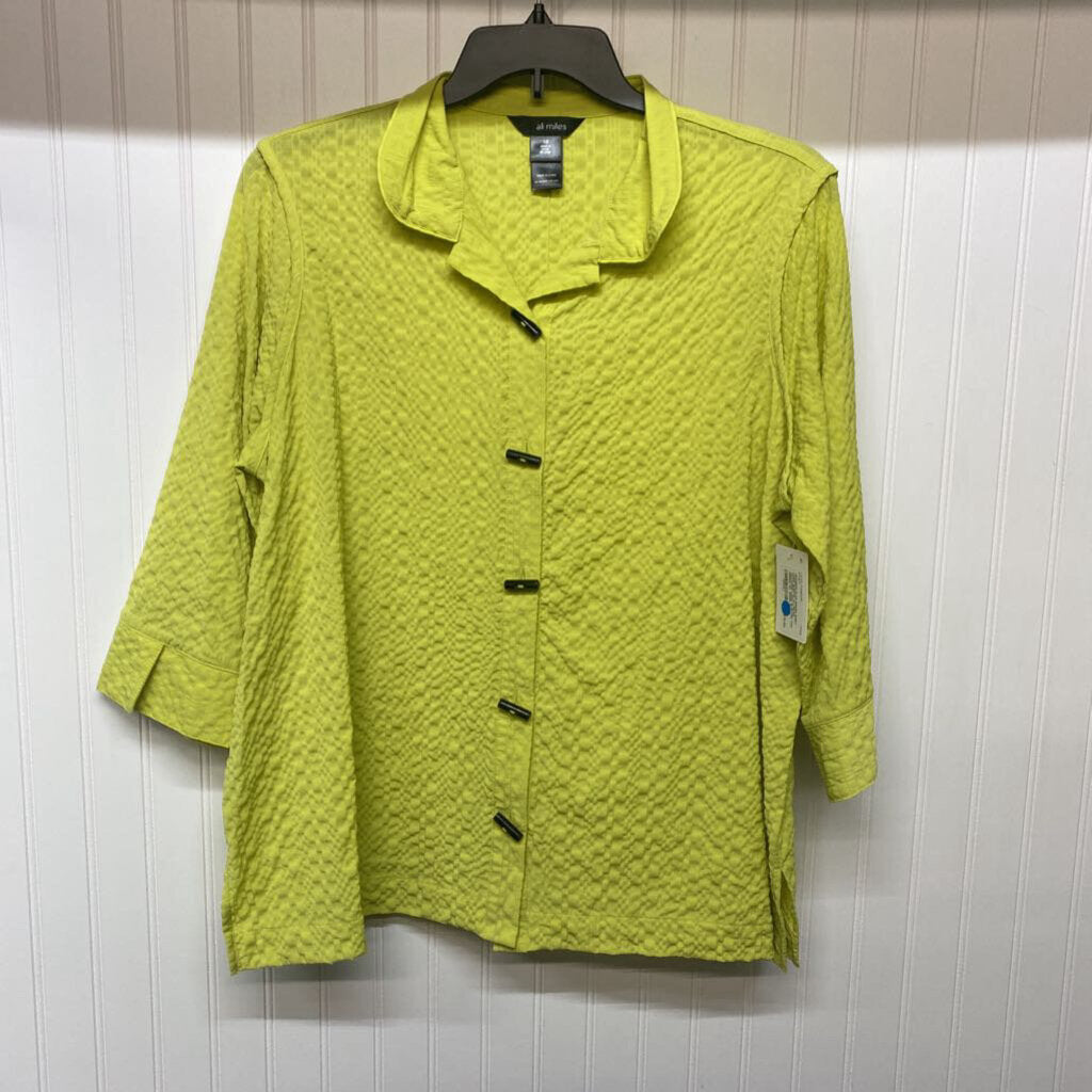 TEXTURED LONG SLEEVED TOP