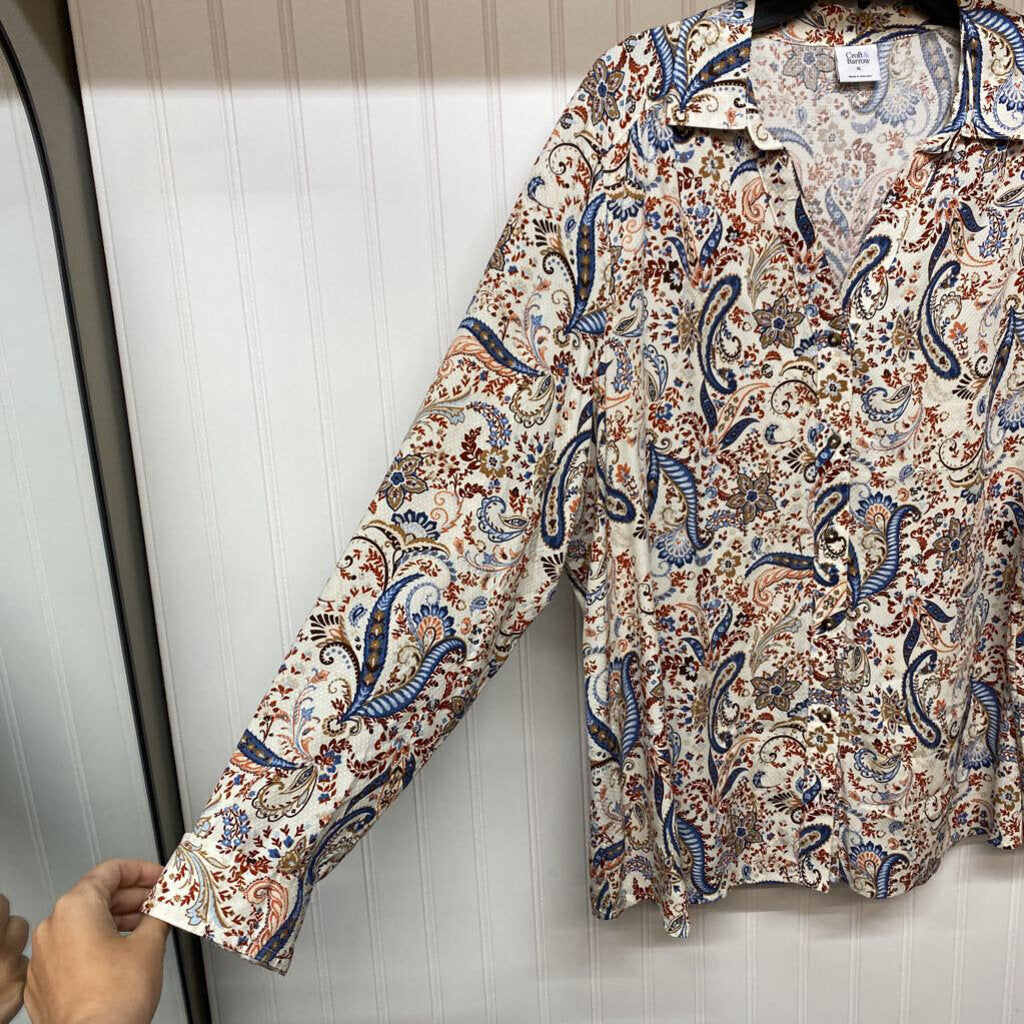 V NECK BUTTON DOWN