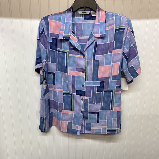 SHORT SLEEVE BUTTON UP SHIRT