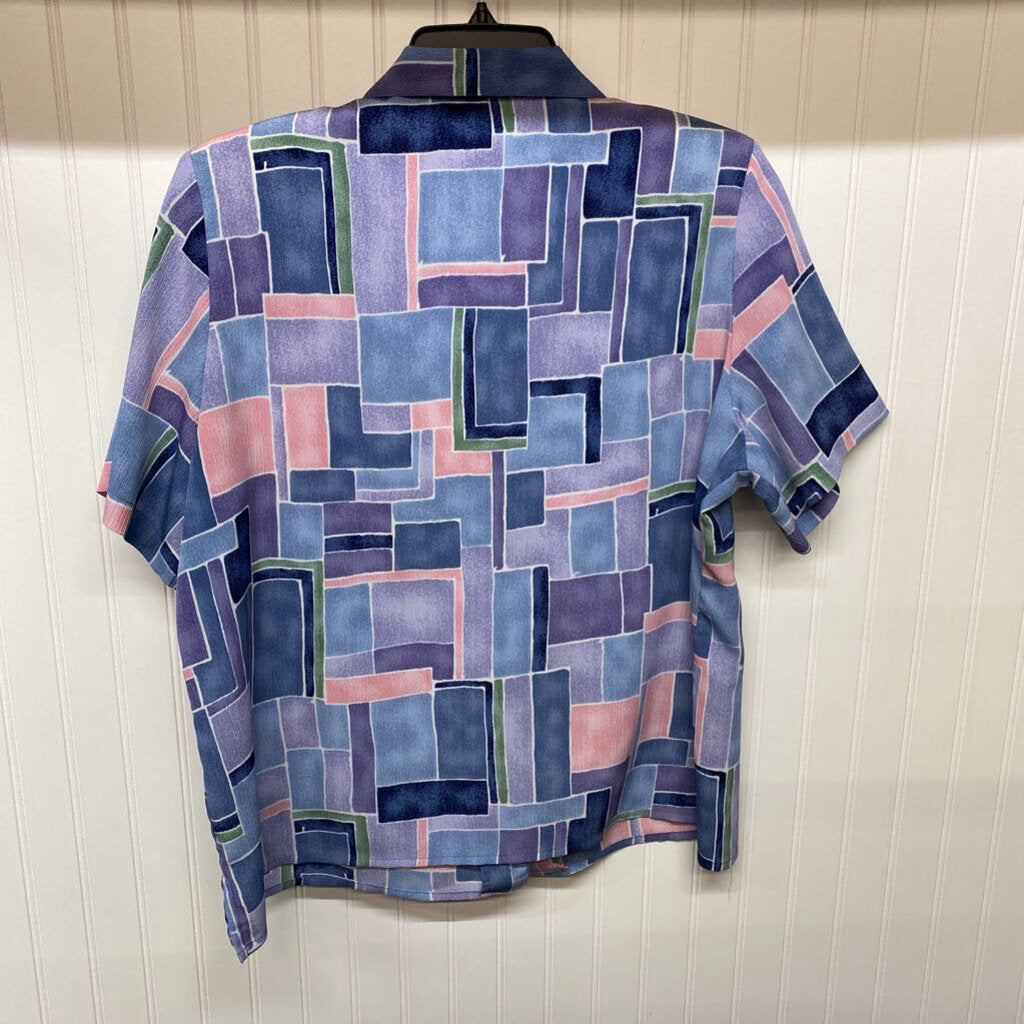 SHORT SLEEVE BUTTON UP SHIRT