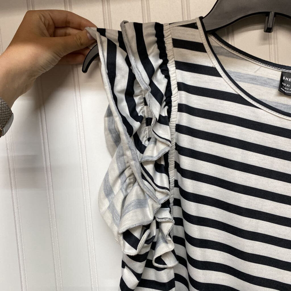 STRIPED RUFFLED SLEEVLESS