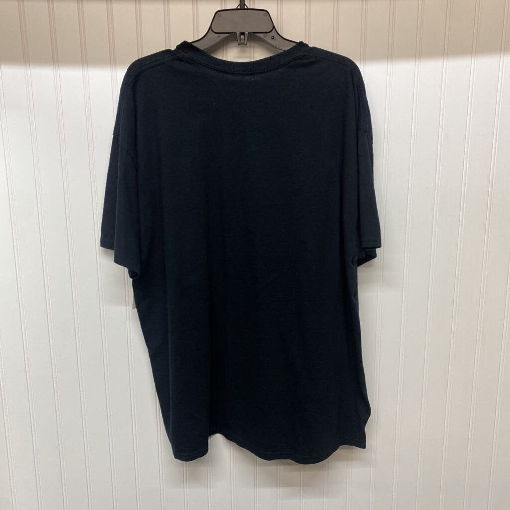 GRAPHIC TEE