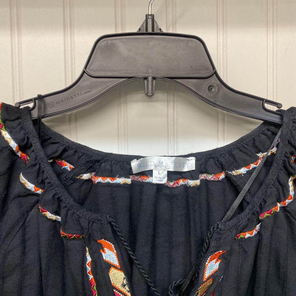 EMBROIDERED 3/4 SLEEVE TOP