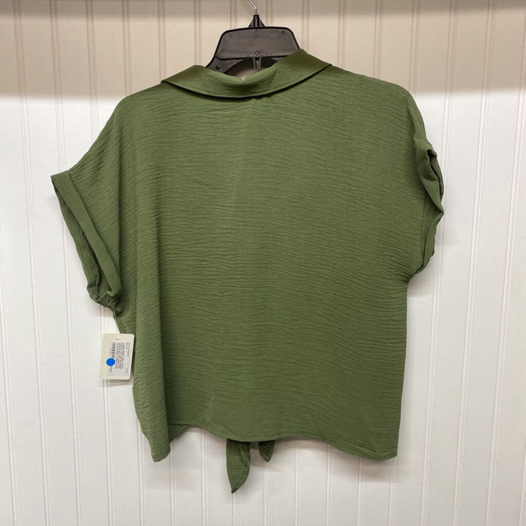 SHORT SLEEVE BUTTON DOWN TOP