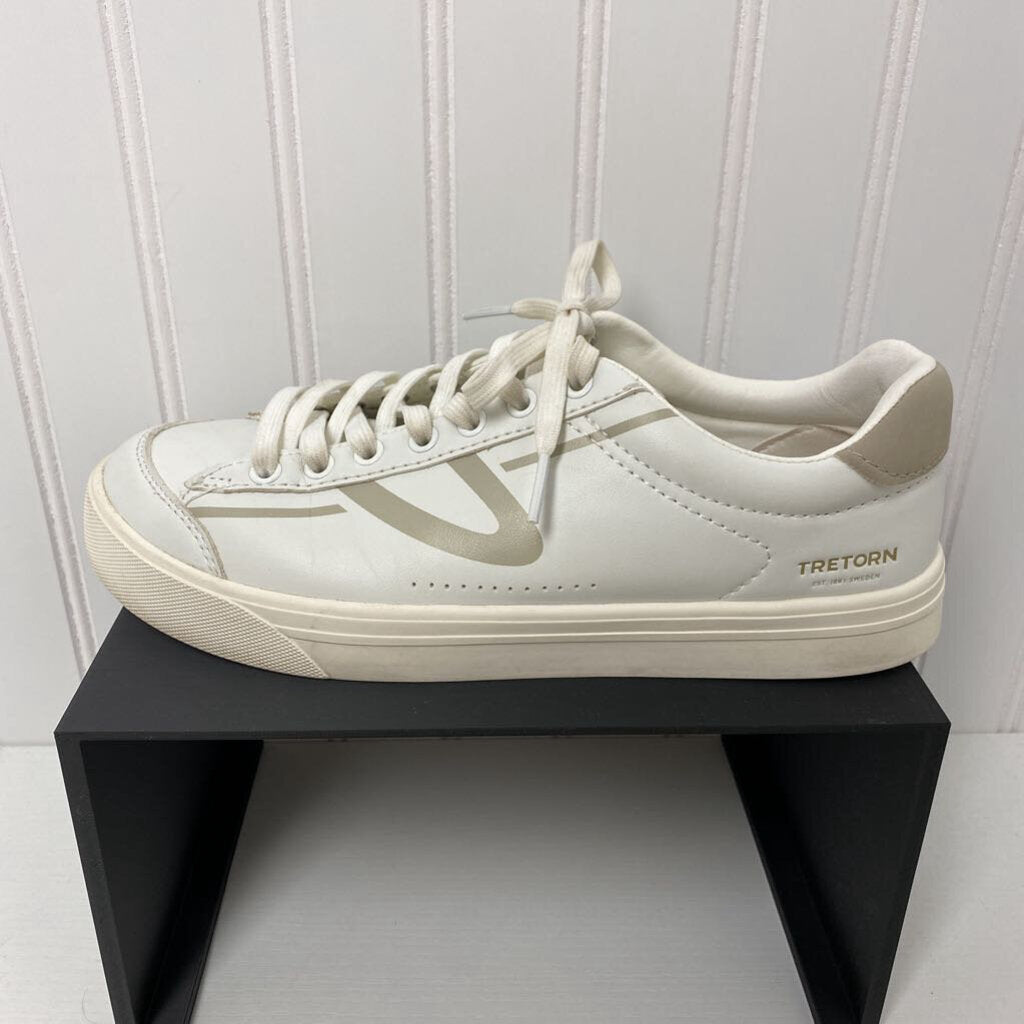TENNIS SHOES