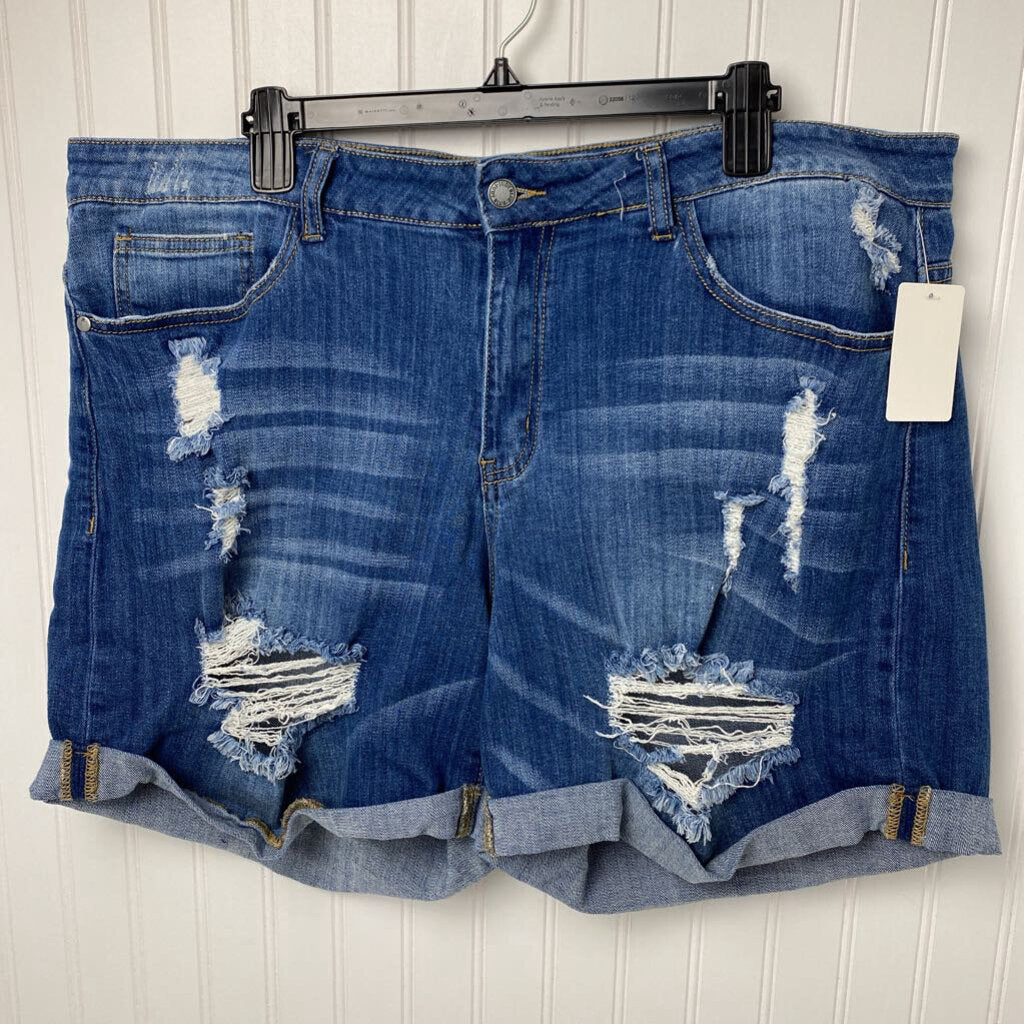 DISTRESSED DENIM JEANS