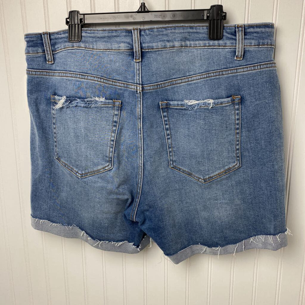 WOMENS PLUS DISTRESSED DENIM SHORTS