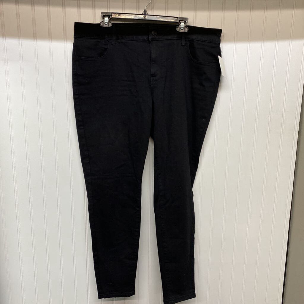 WOMENS PLUS JEANS