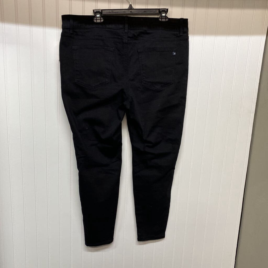 WOMENS PLUS JEANS