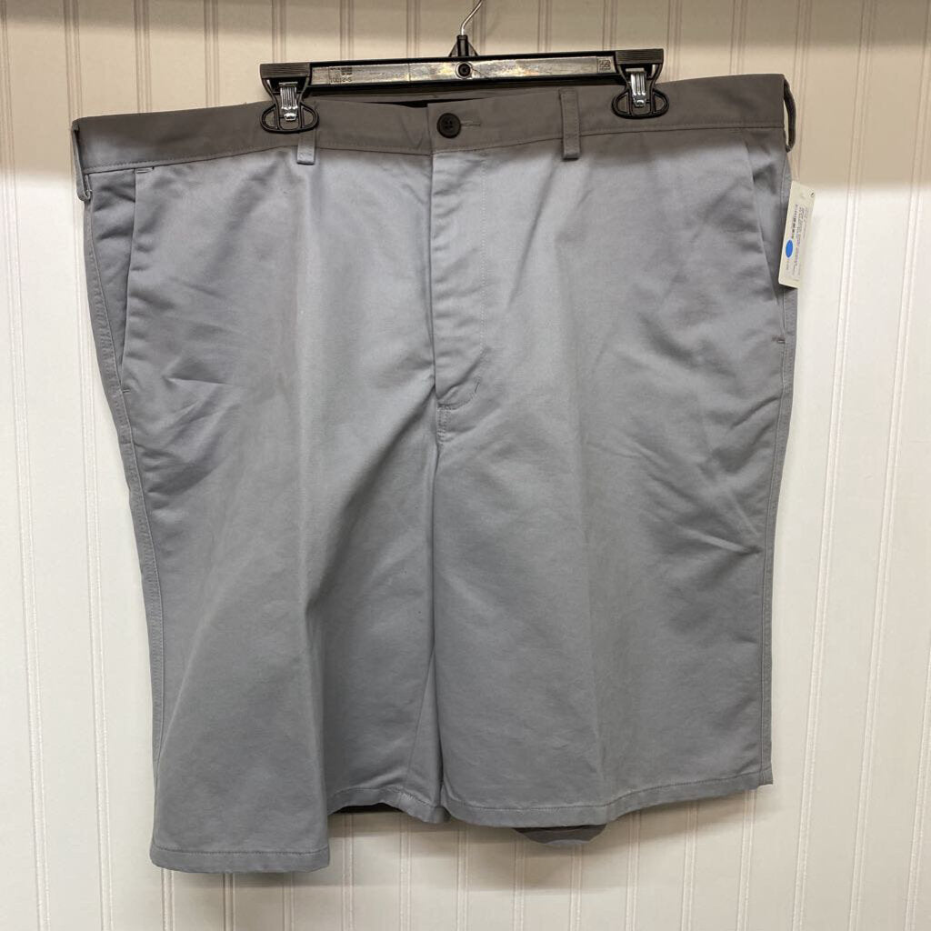 FLAT FRONT KHAKI SHORTS