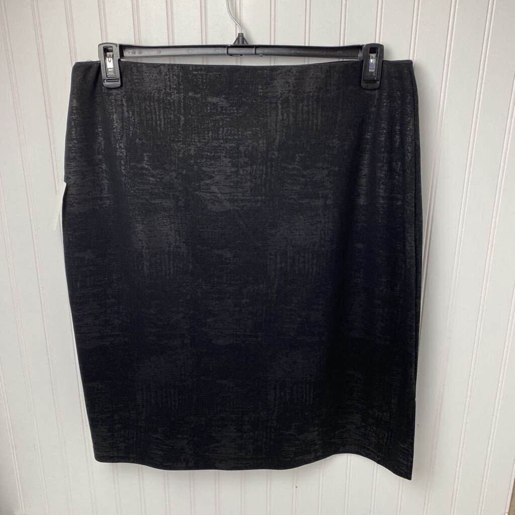 SHORT SKIRT