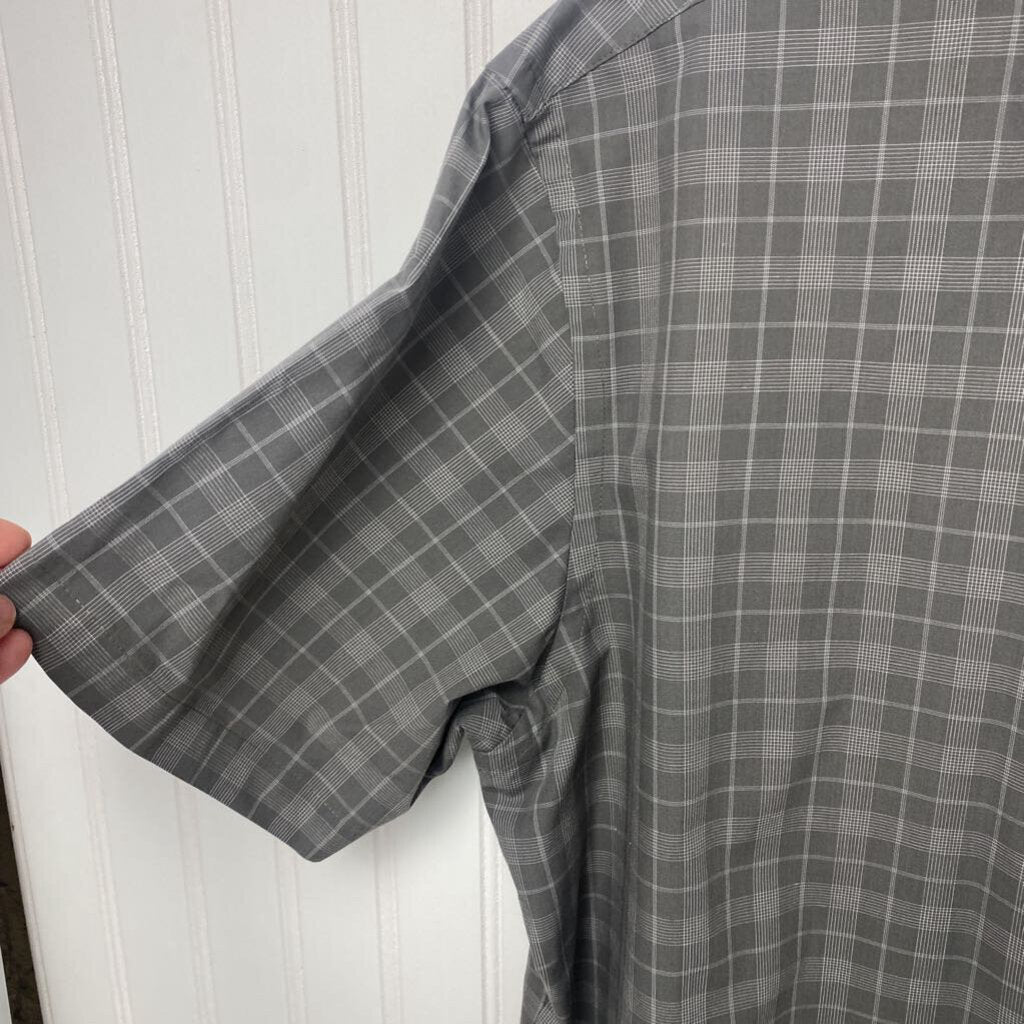 MENS SHORT SLEEVE BUTTON UP