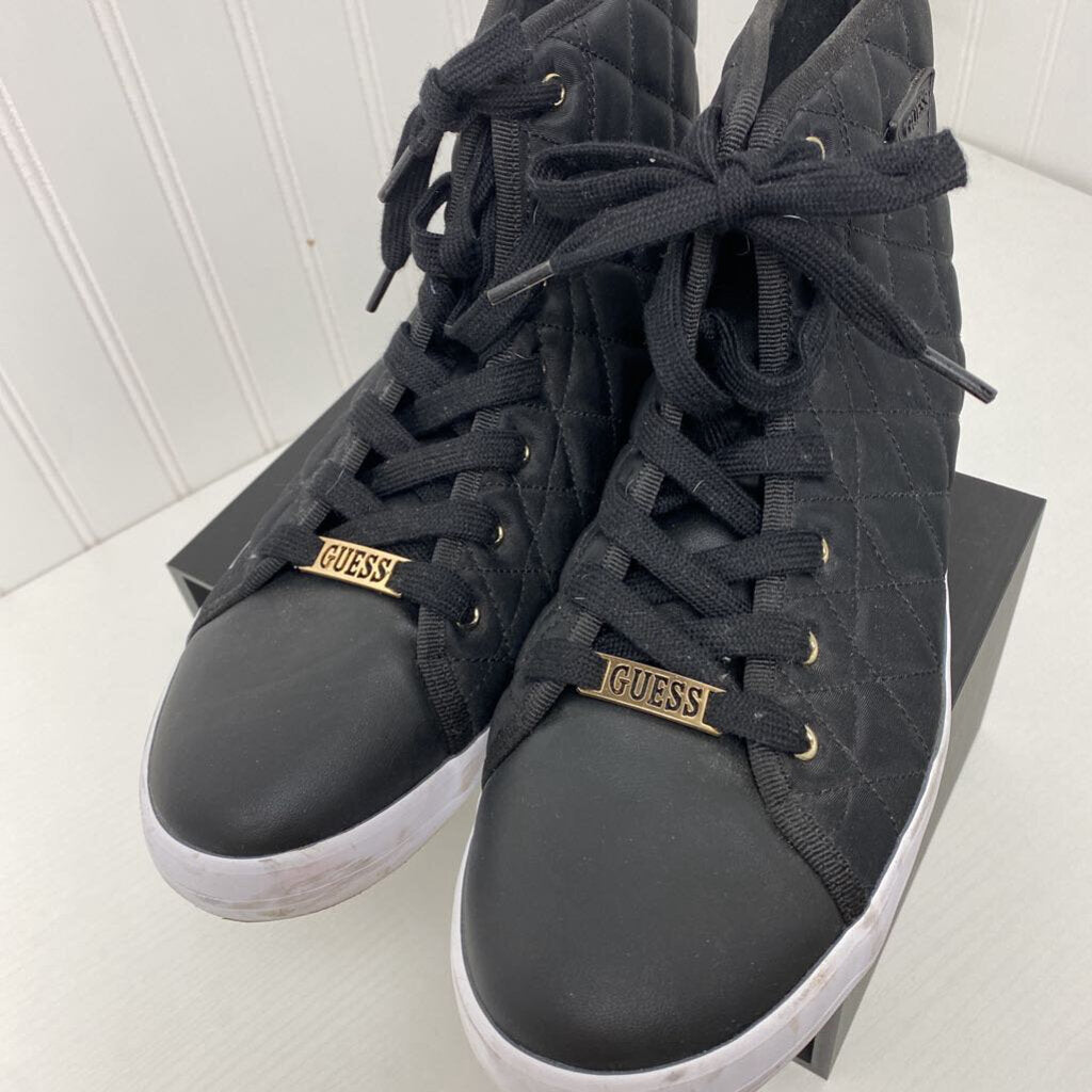 TENNIS SHOE