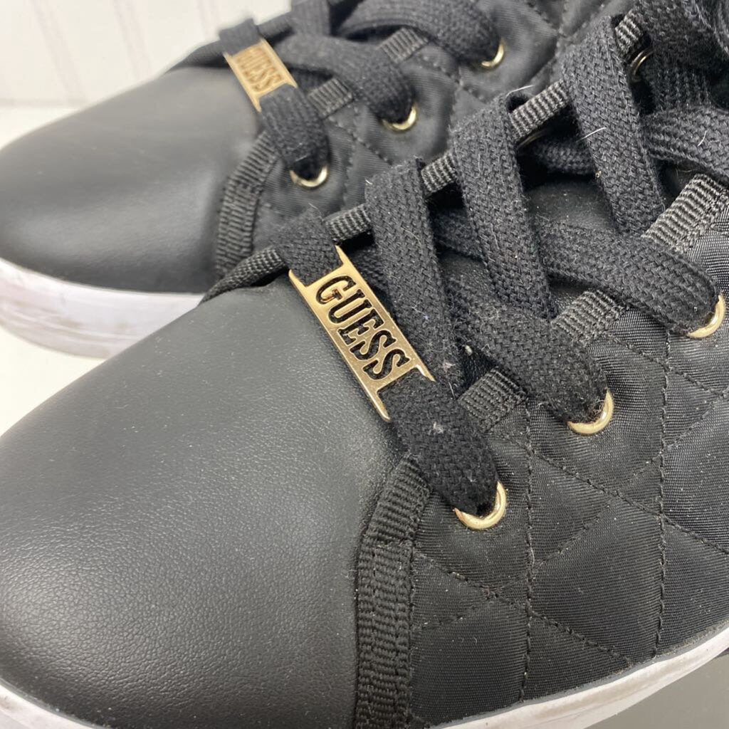 TENNIS SHOE