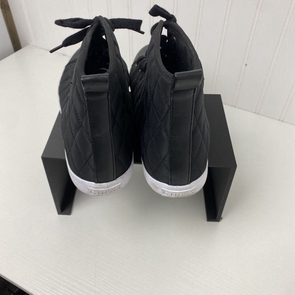 TENNIS SHOE