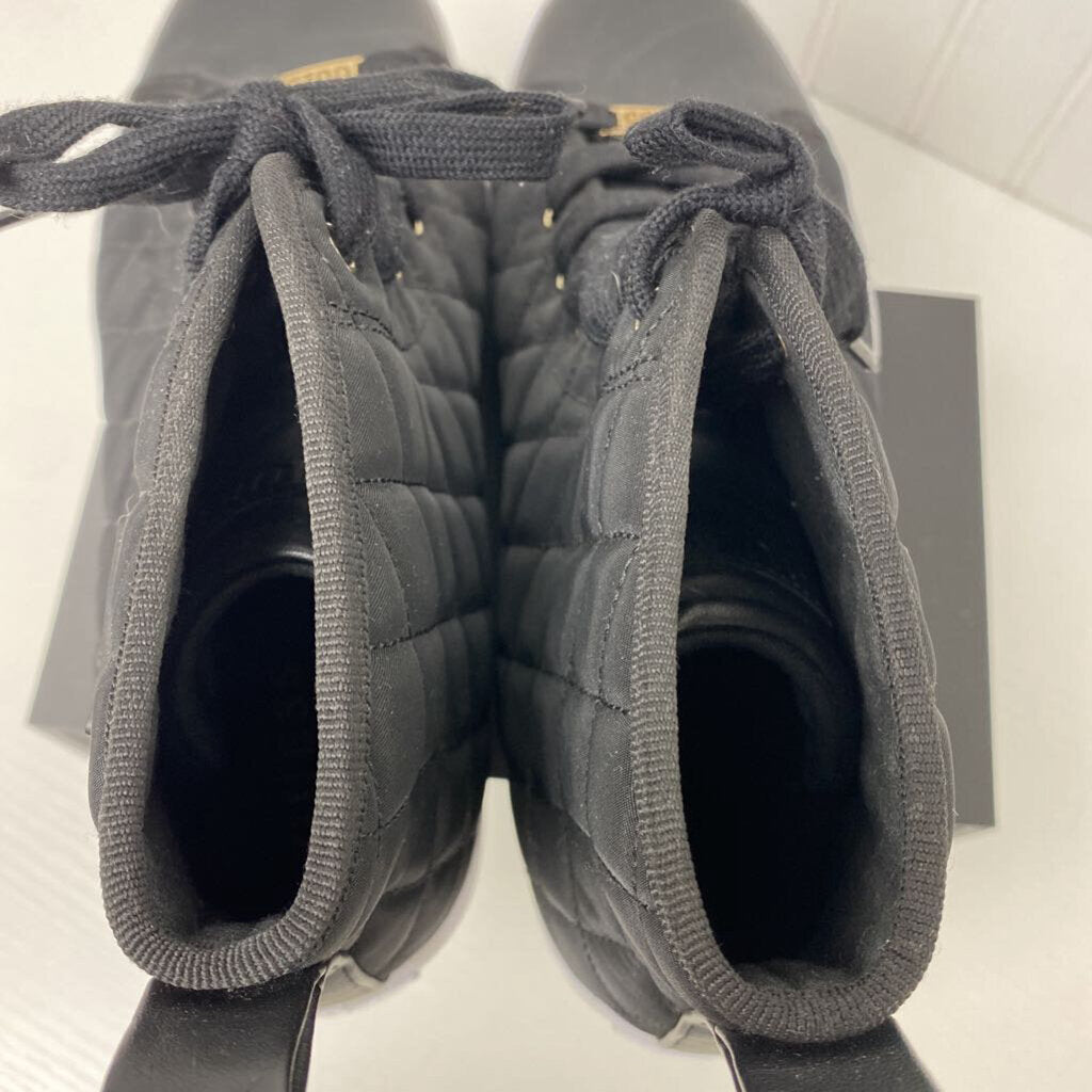 TENNIS SHOE