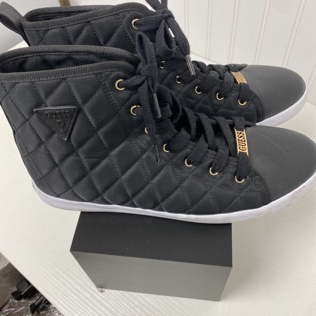 TENNIS SHOE