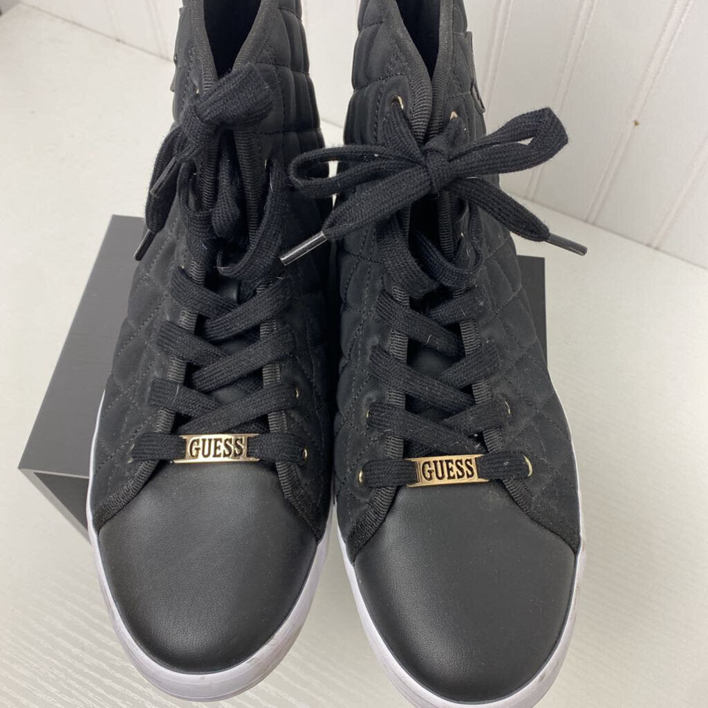 TENNIS SHOE