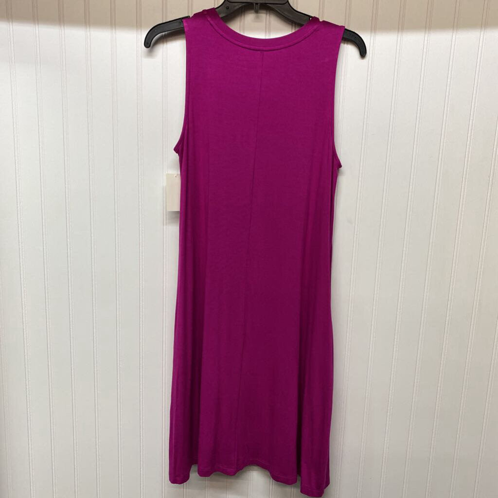 SLEEVELESS KNIT DRESS