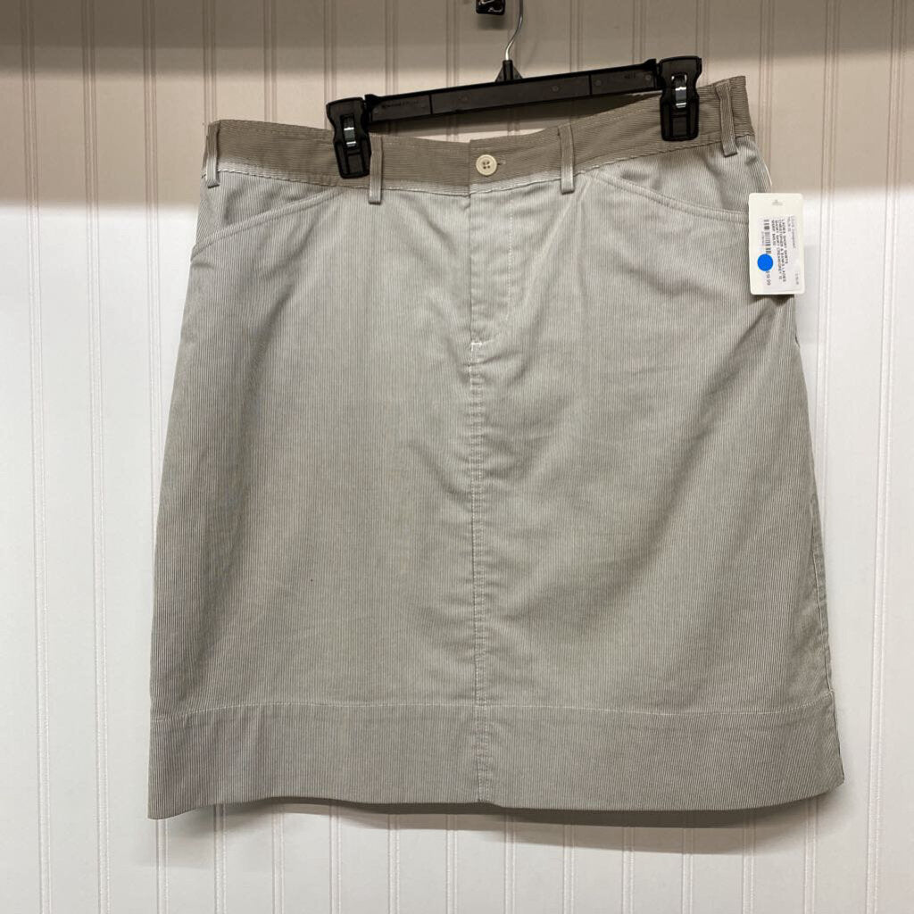 LADIES SHORT SKIRT