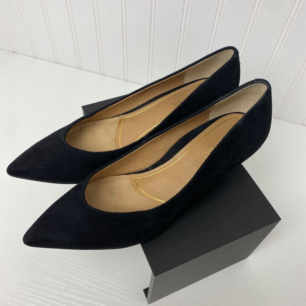 SUEDE KITTEN HEELS