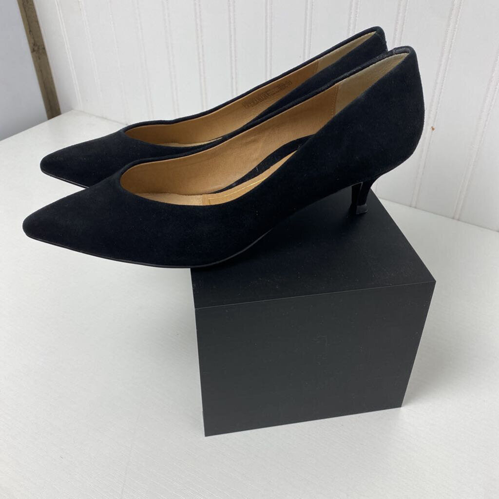 SUEDE KITTEN HEELS